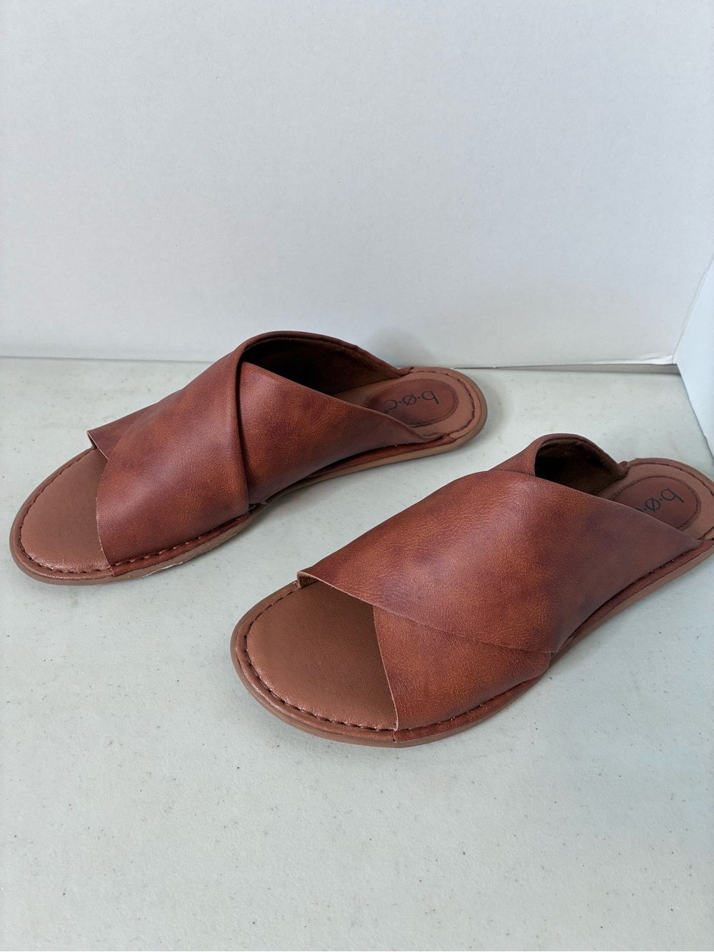 B.O.C. Born Concept Brown Leather Cross Strap Slide Sandals Women’s 10M